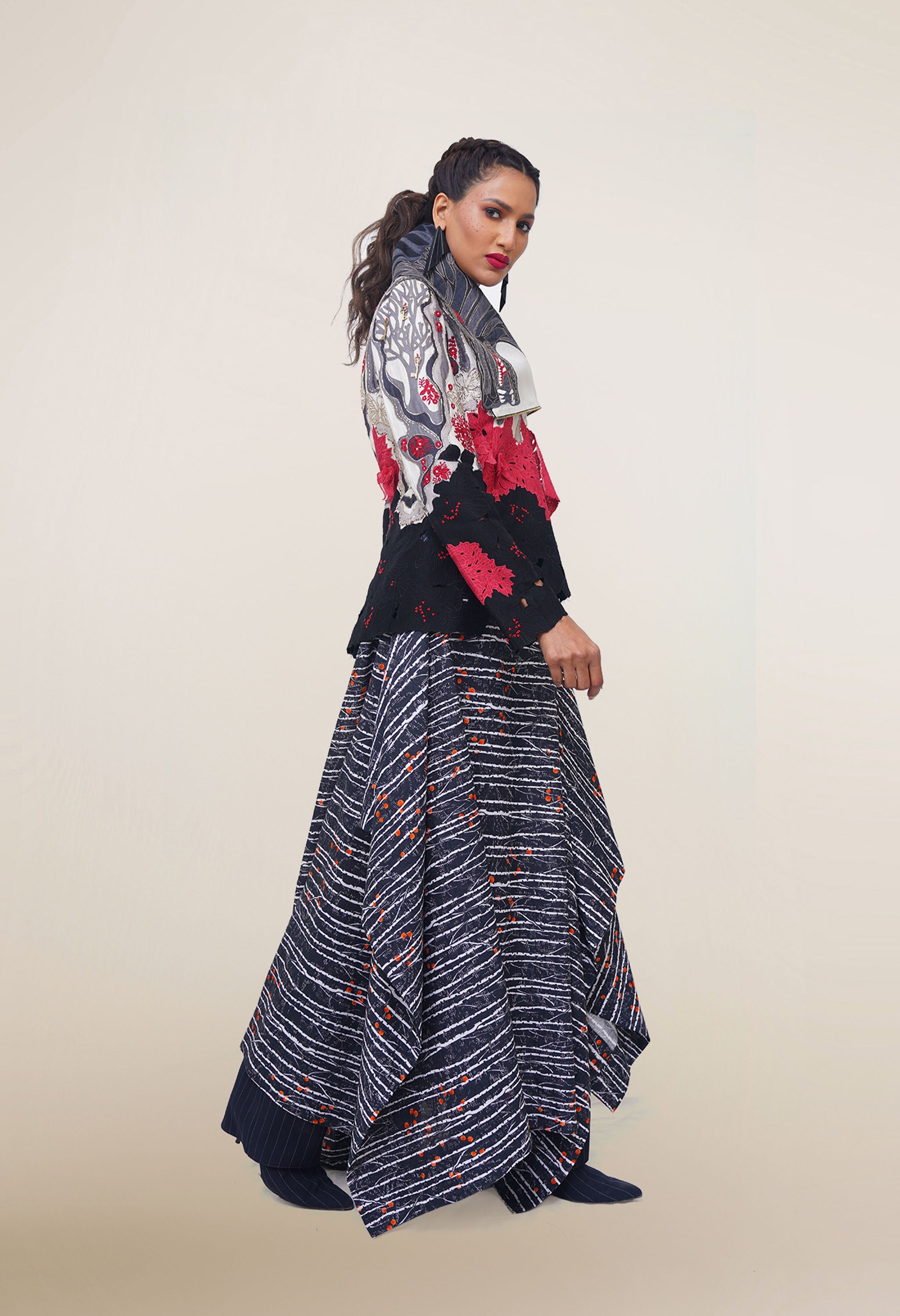 DRAPED COLLAR JACKET WITH EMBROIDERED WOLF COLLAR WITH PRINTED DRAPED SKIRT