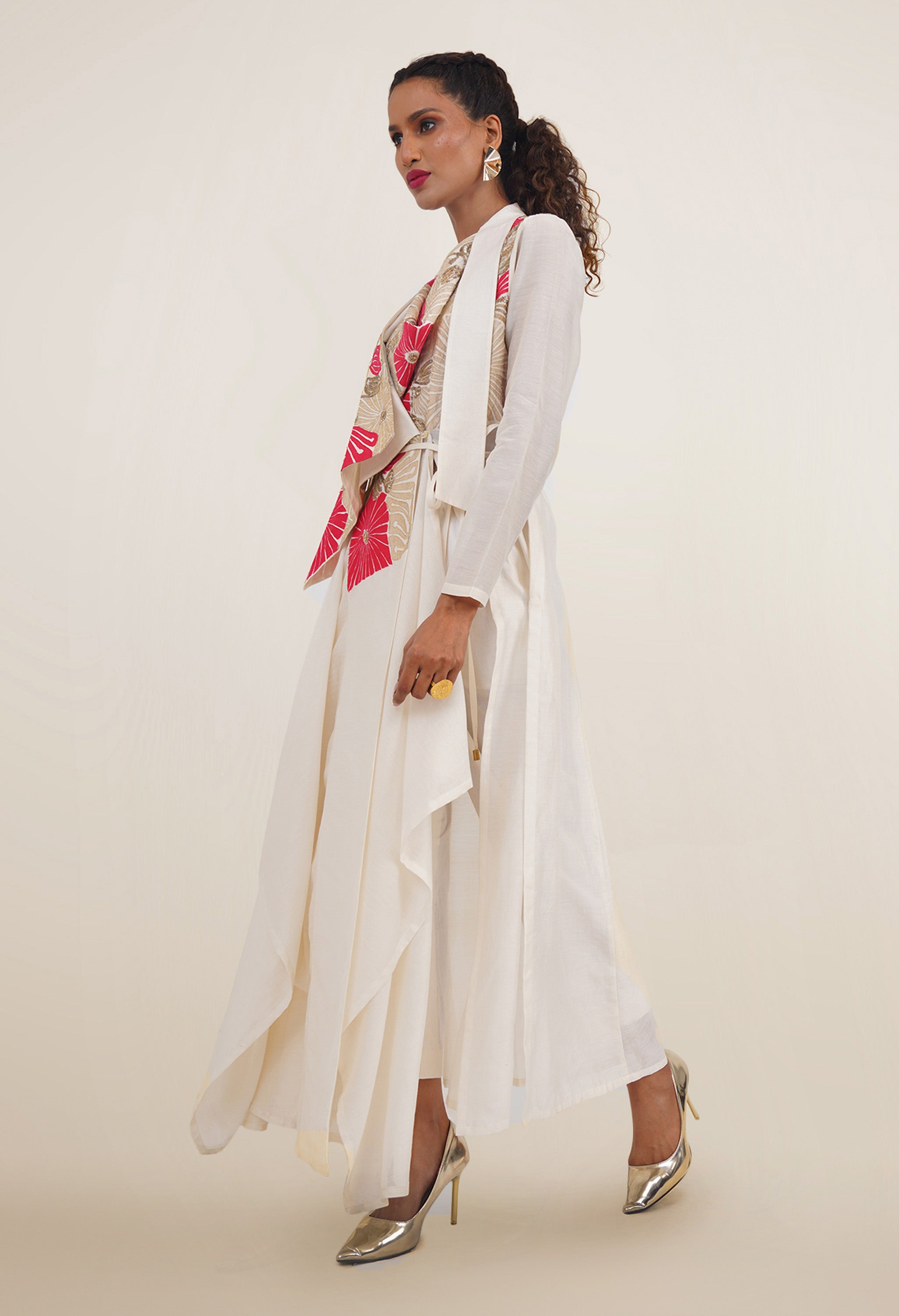 ENGINEERED COWL NECK ANGRAKHA