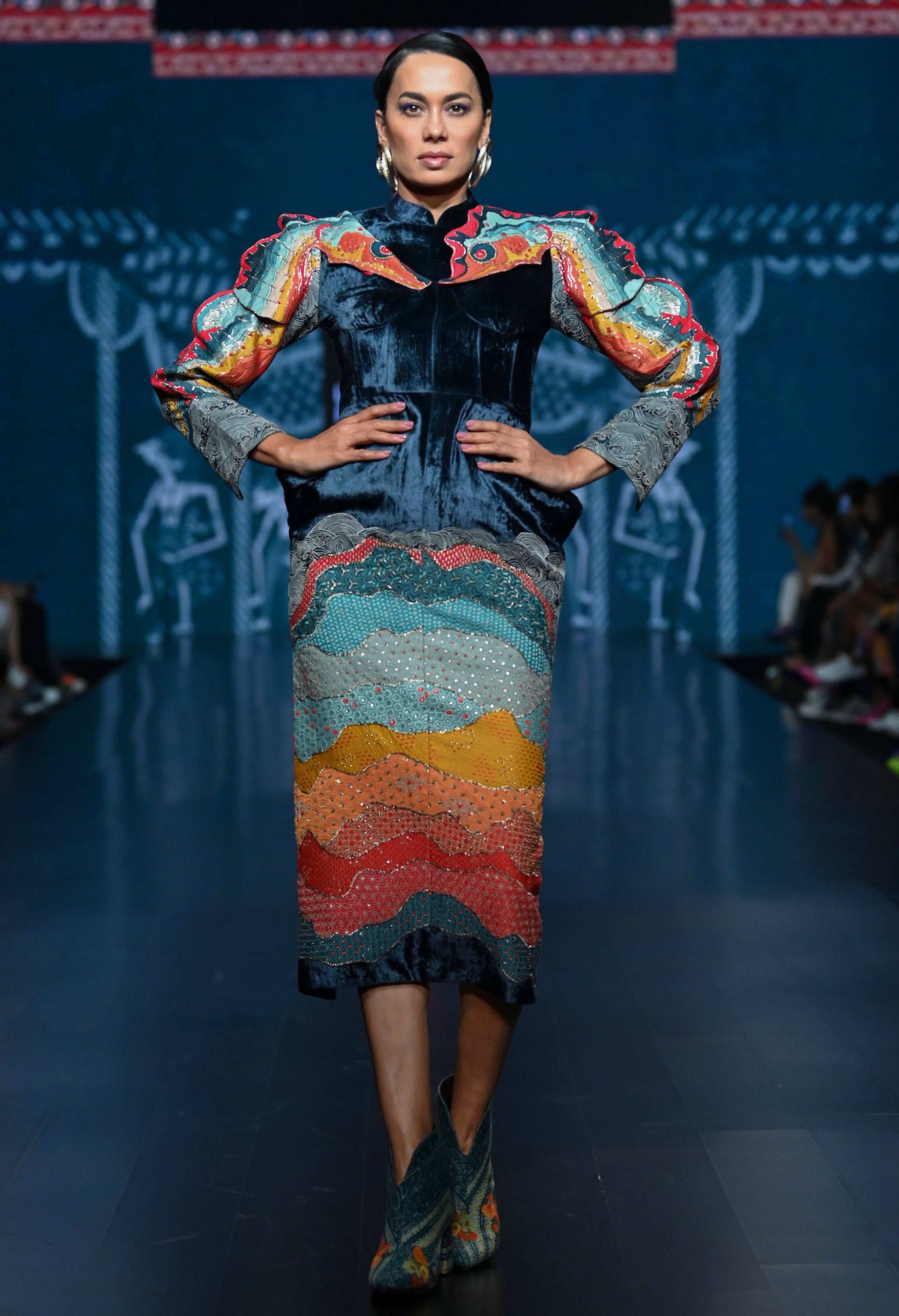 SEA HORSE EMB VELVET DRESS