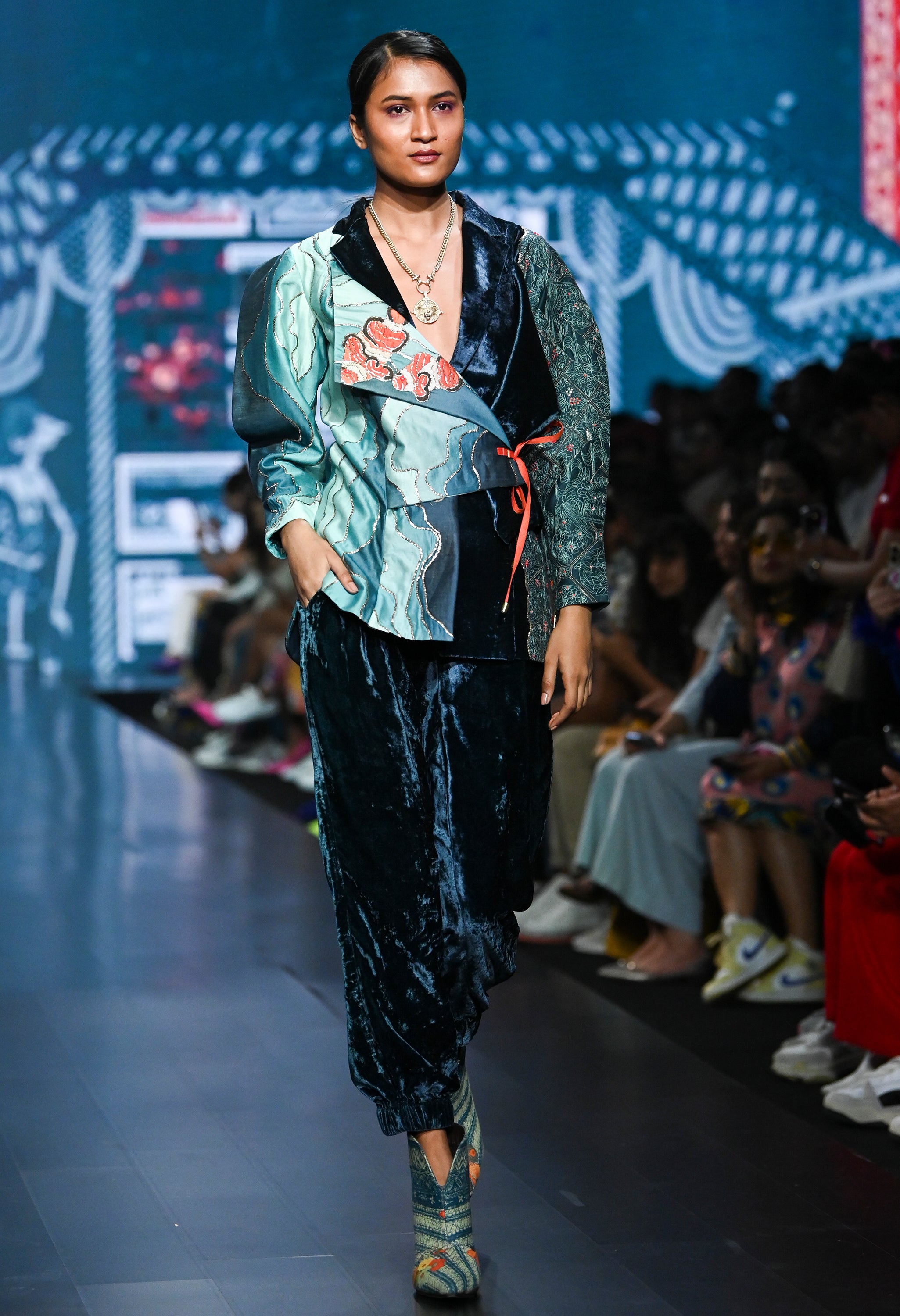 VELVET JACKET WITH FISH EMB