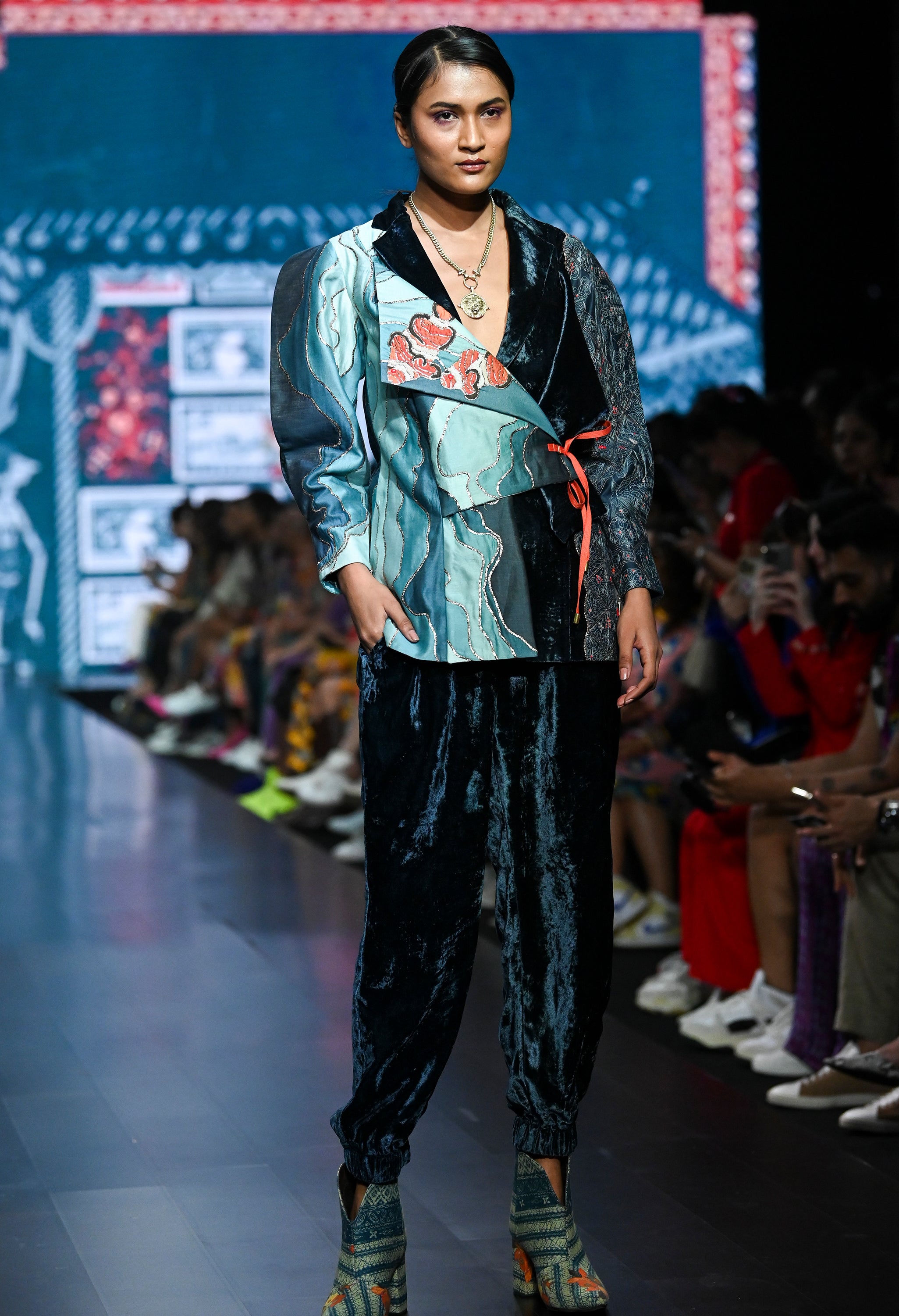 VELVET JACKET WITH FISH EMB