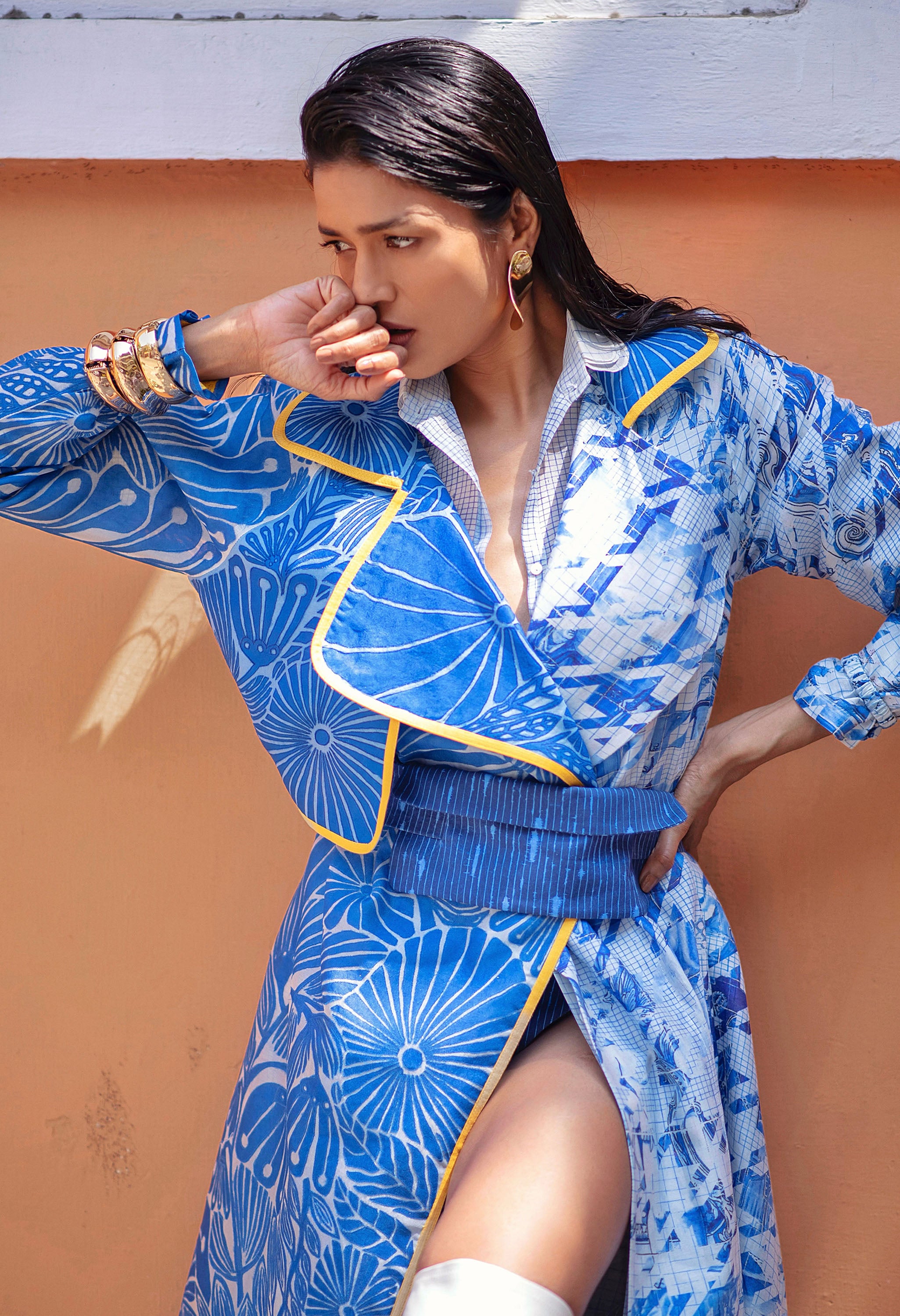 CUTWORK/PRINTED TRENCH WITH SCOOTER PRINTED CHANDERI SHIRT WITH BELT