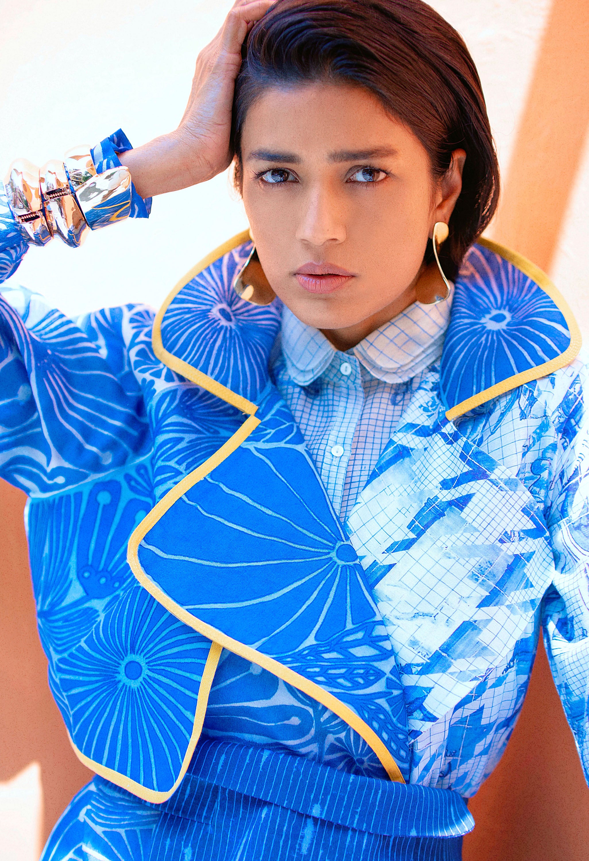 CUTWORK/PRINTED TRENCH WITH SCOOTER PRINTED CHANDERI SHIRT WITH BELT