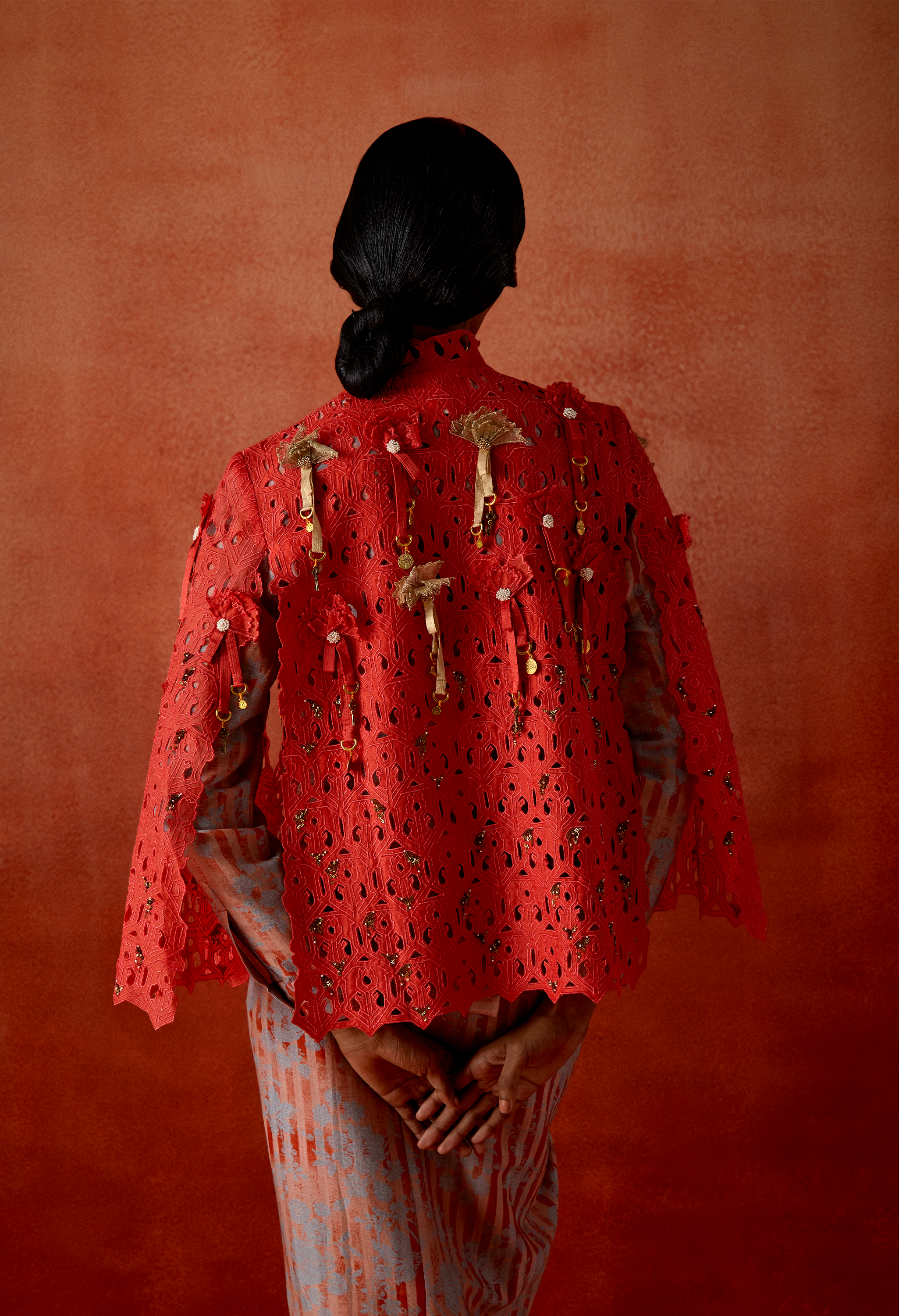 CUTWORK EMB CAPE WITH KNOTTED PULL UP DRESS