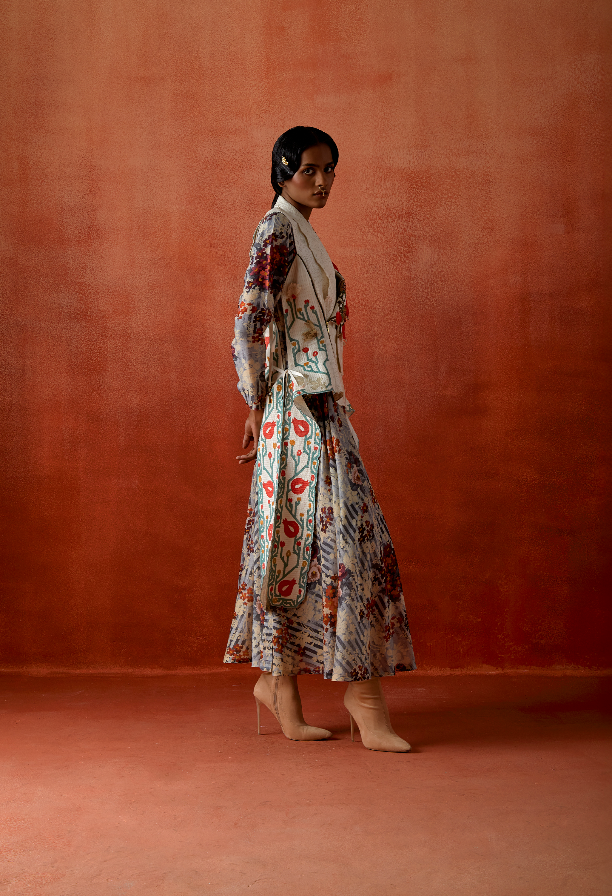 POMEGRANATE DOUBLE LAPEL JACKET WITH PRINTED ANARKALI