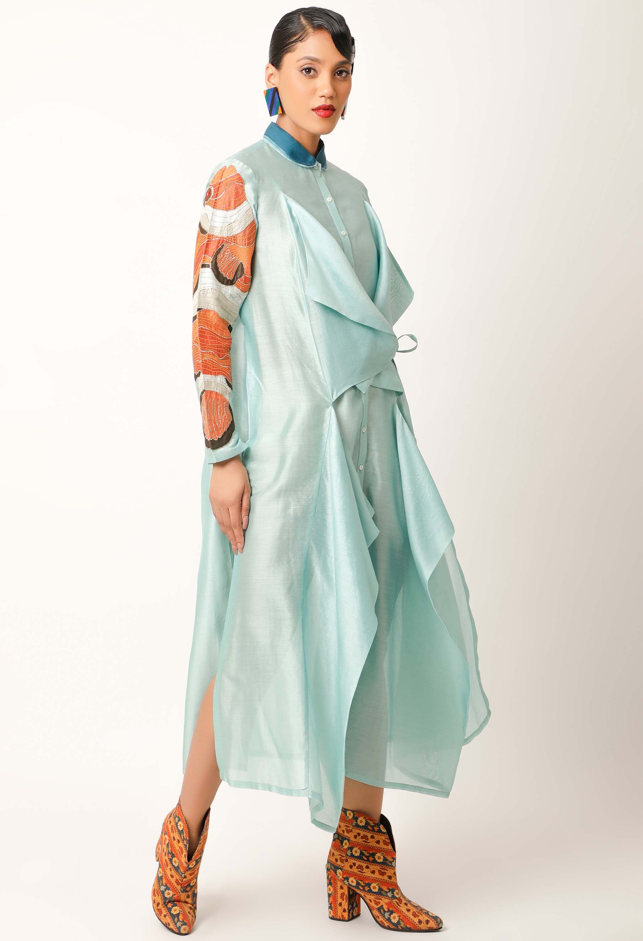 DRAPED SHIRT WITH FISH DETAIL ON THE SLEEVES + INNER SLIP + PANTS