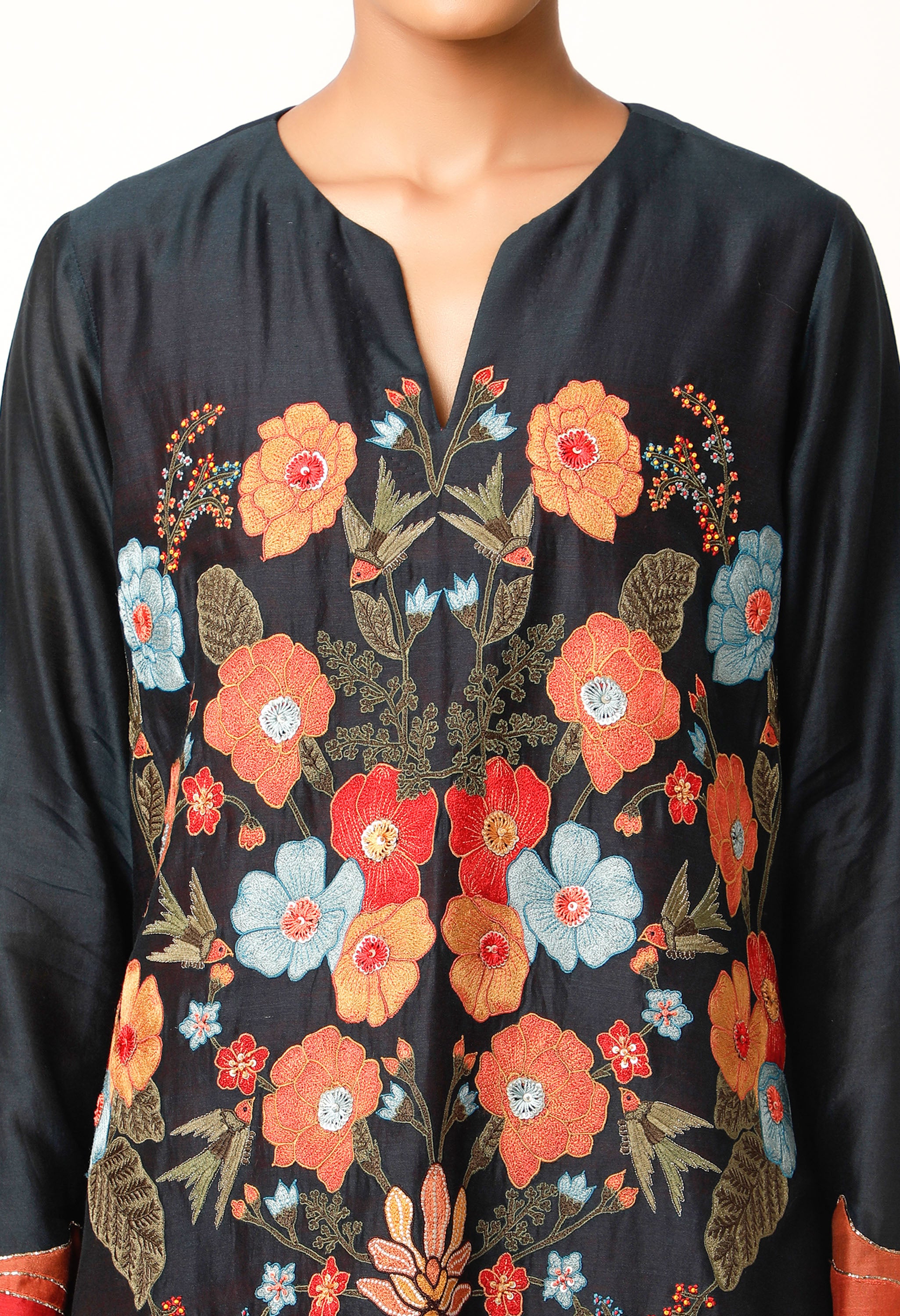 FOLIAGE EMBROIDERED STRAIGHT KURTA WITH PANTS