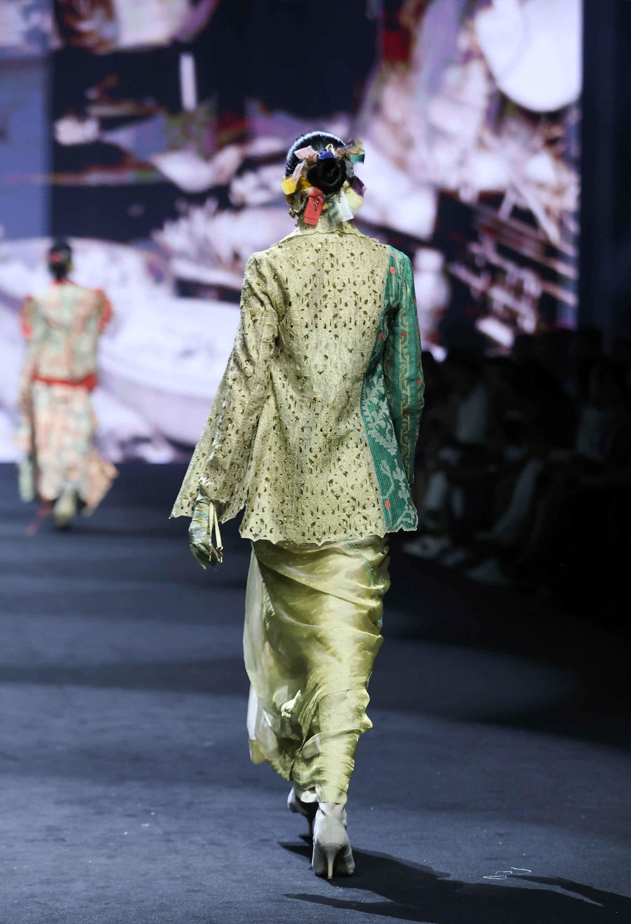 DUAL COLOR EMB KNOTCH COLLAR JACKET + EMB CORSET BELT + EMB TISSUE SARI