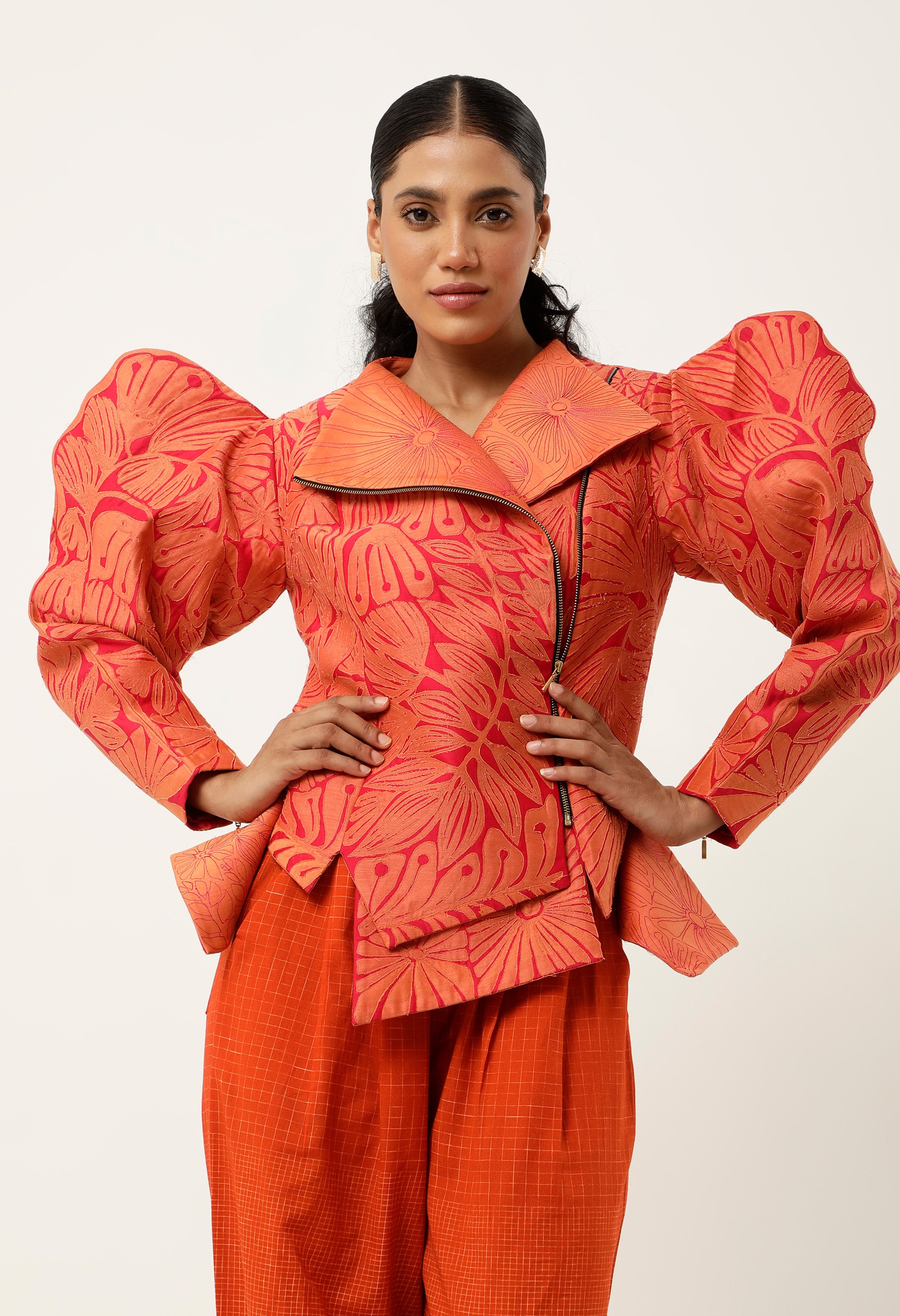 3D SLEEVED FLORAL CUTWORK JACKET WITH PRINTED PARALLEL PANTS