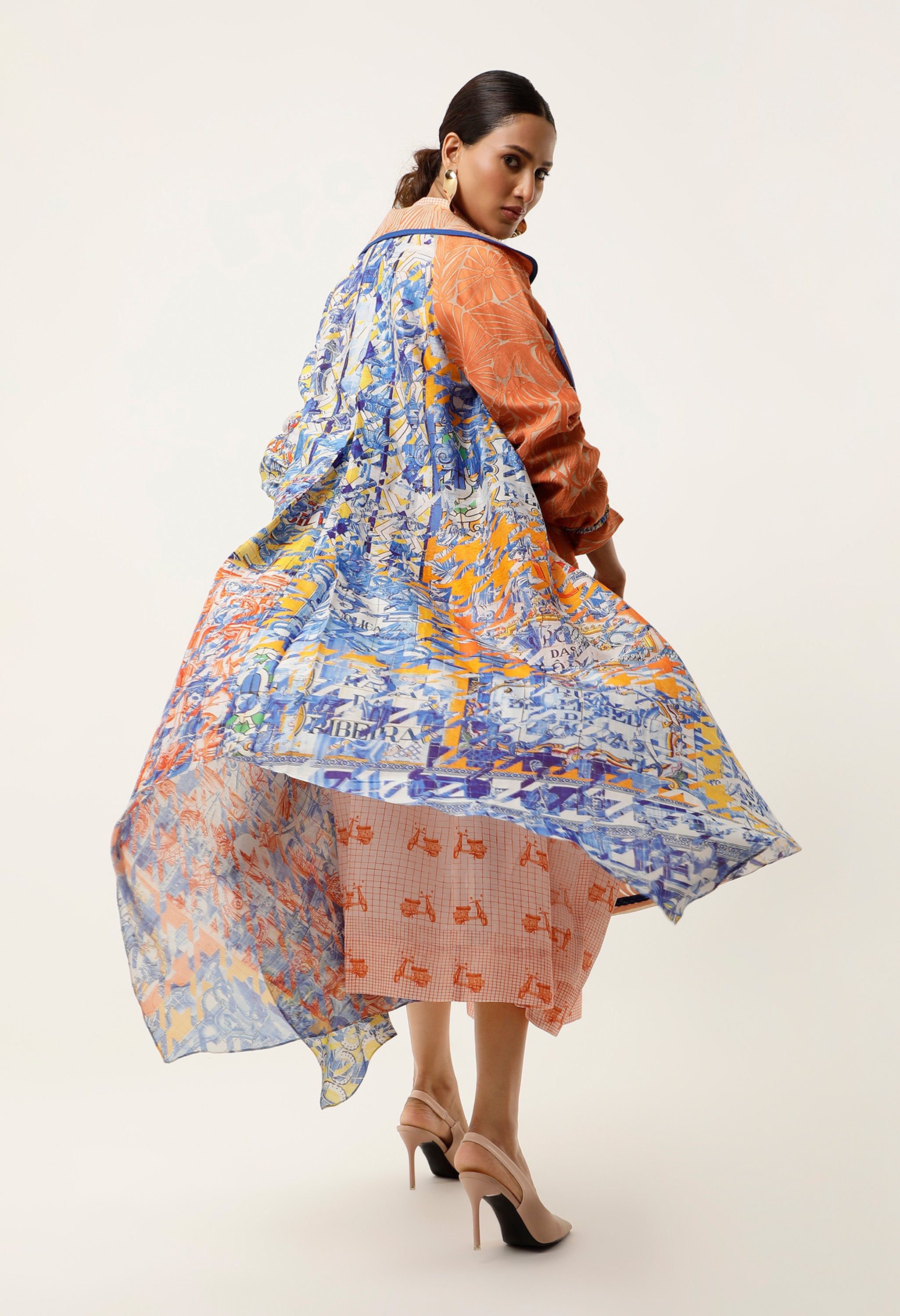 ASSYMTRICAL ORGANZA EMBROIDERED TRENCH WITH AZULEZO PRINT