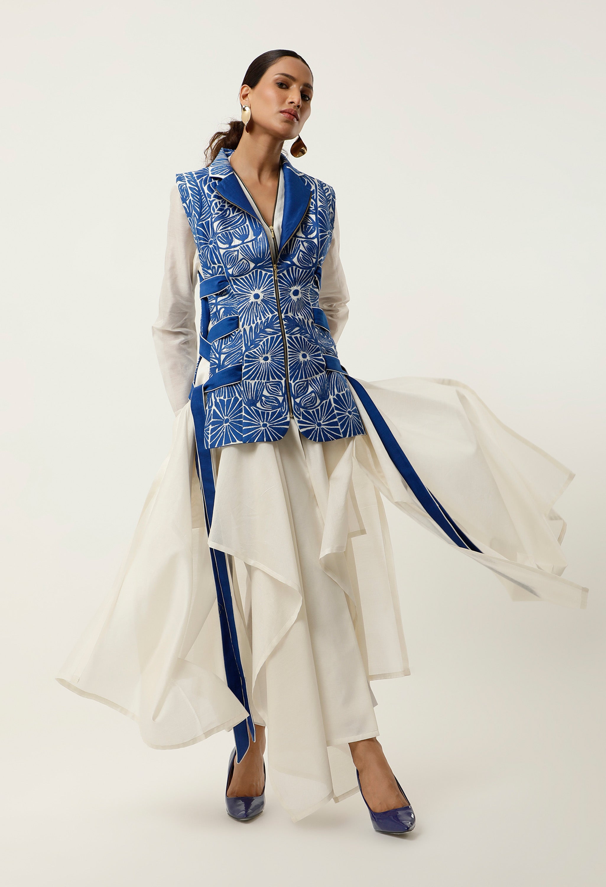 SIDE TIE UP CUTWORK JACKET WITH DRAPED INNER AND PANTS