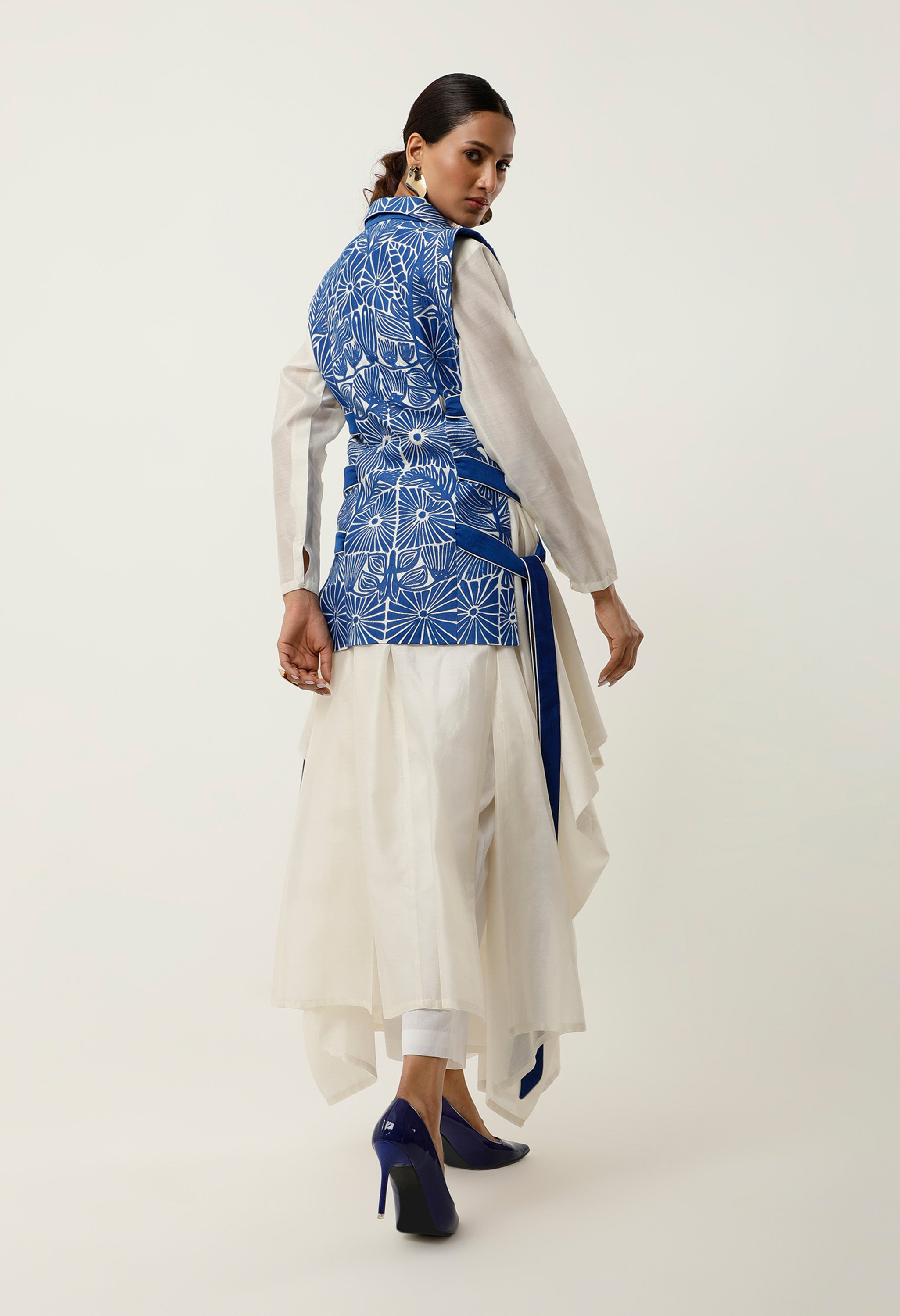 SIDE TIE UP CUTWORK JACKET WITH DRAPED INNER AND PANTS