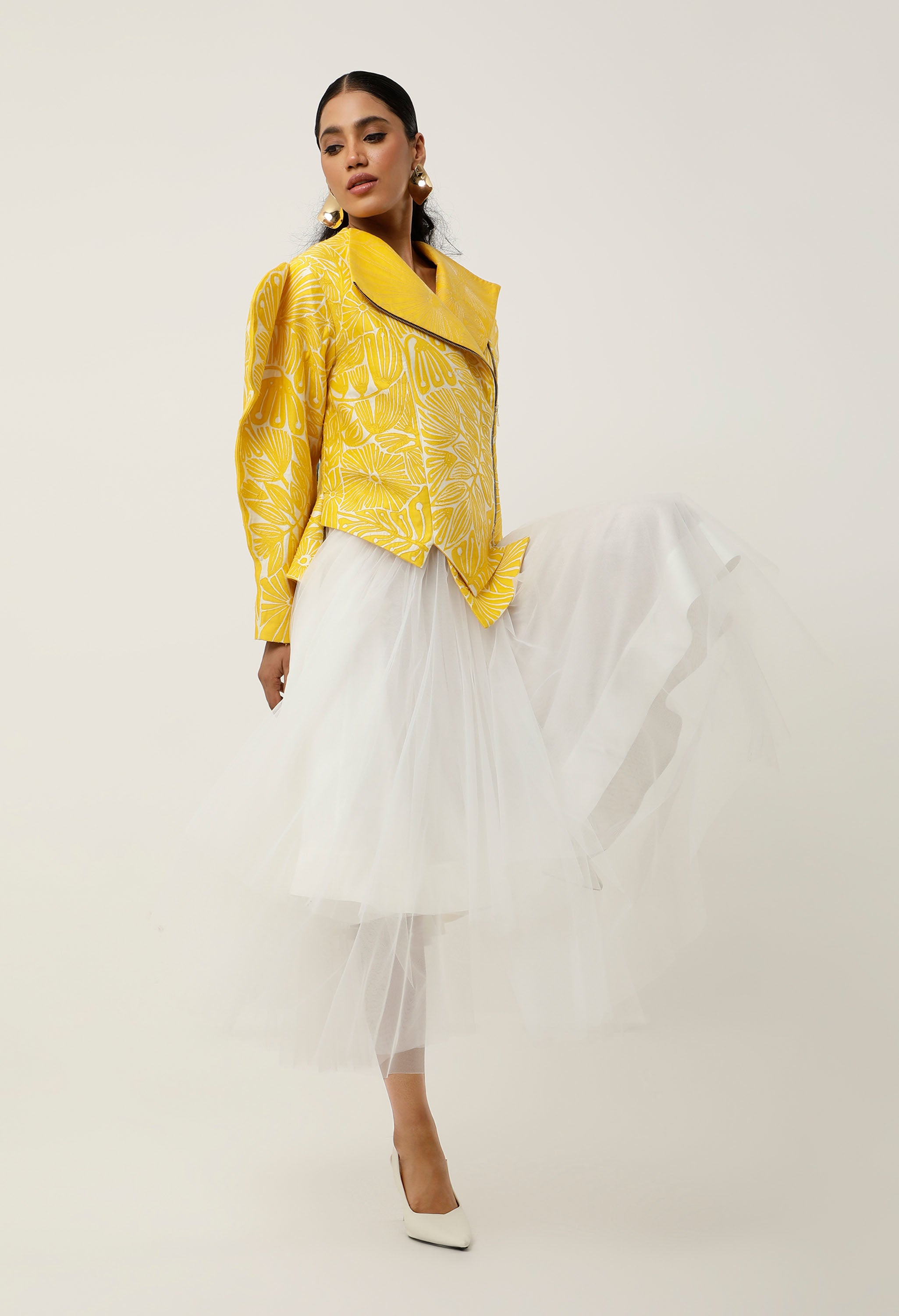 3D SLEEVED FLORAL CUTWORK JACKET WITH DOUBLE LAYER TULLE