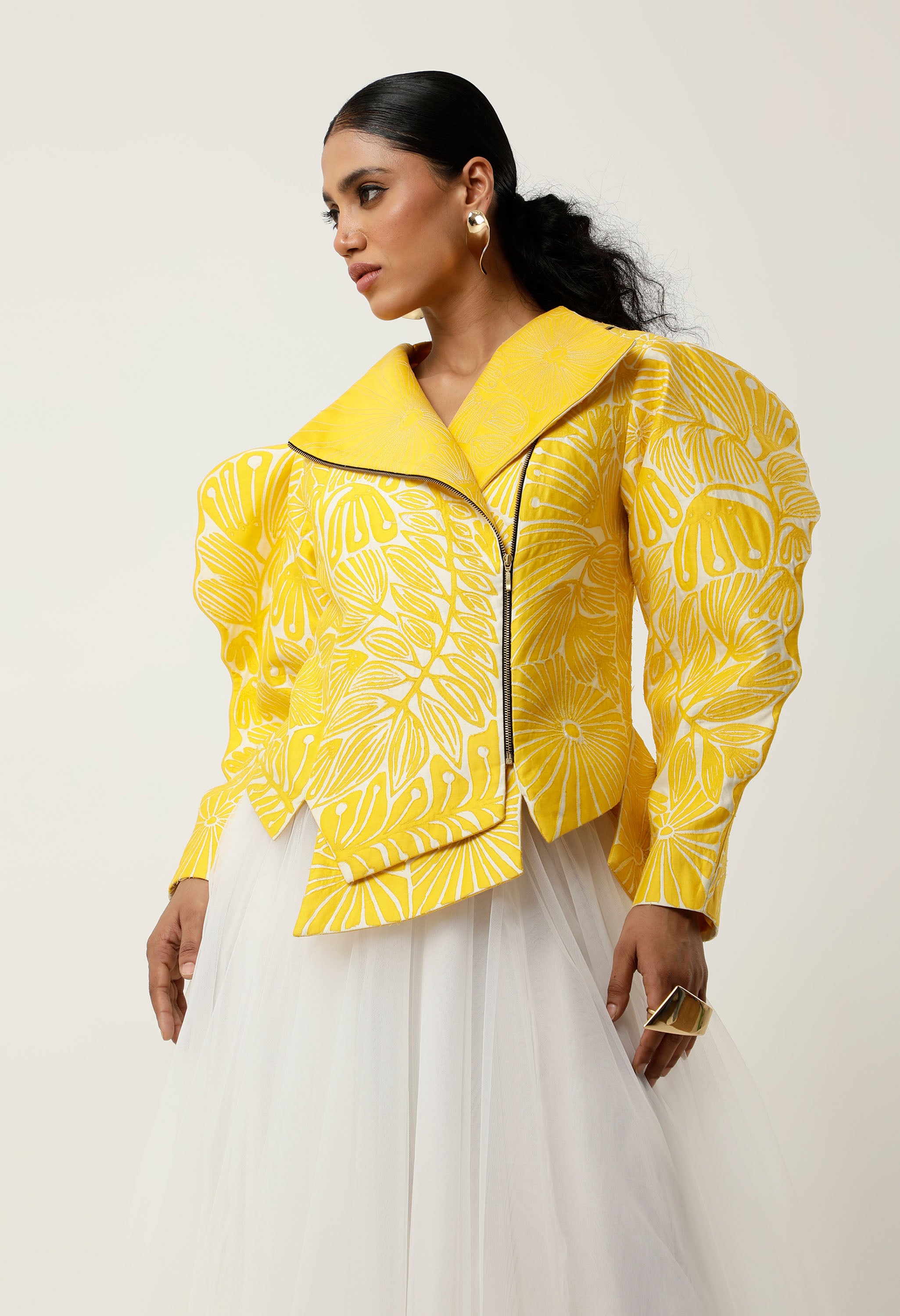 3D SLEEVED FLORAL CUTWORK JACKET WITH DOUBLE LAYER TULLE