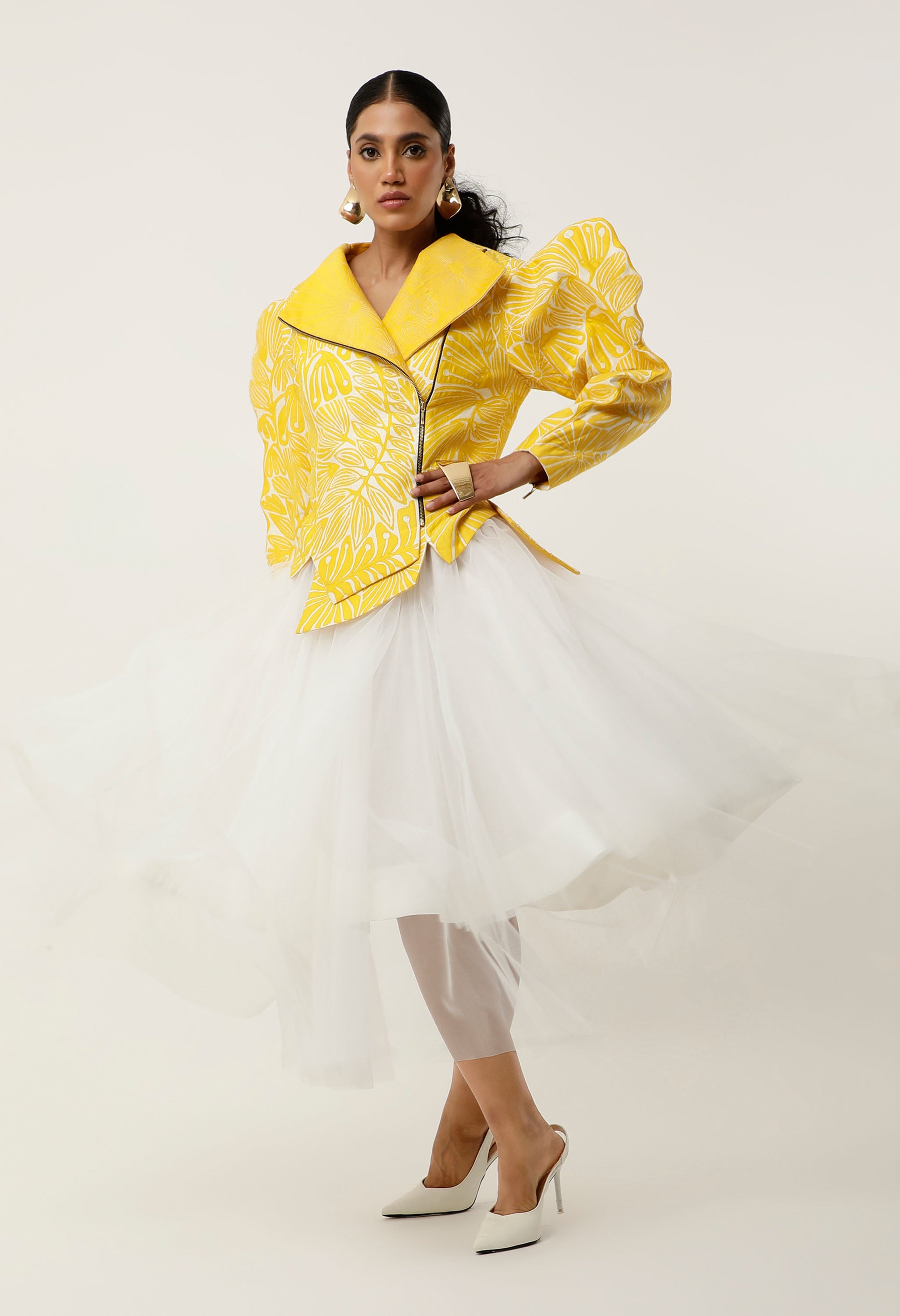 3D SLEEVED FLORAL CUTWORK JACKET WITH DOUBLE LAYER TULLE