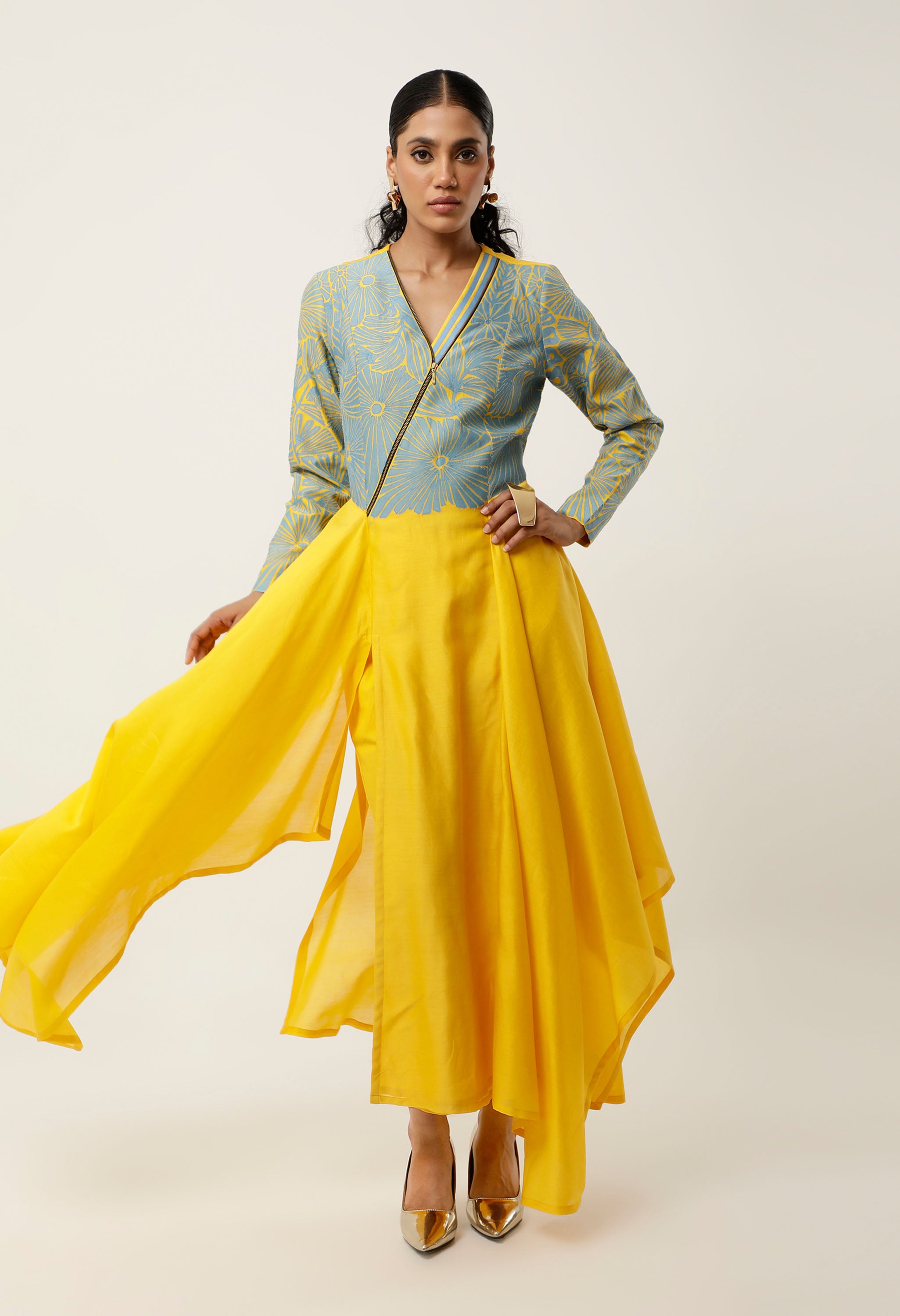 ZIPPERED V NECK CUTWORK ASSYMTRICAL KURTA WITH LINEN PANTS