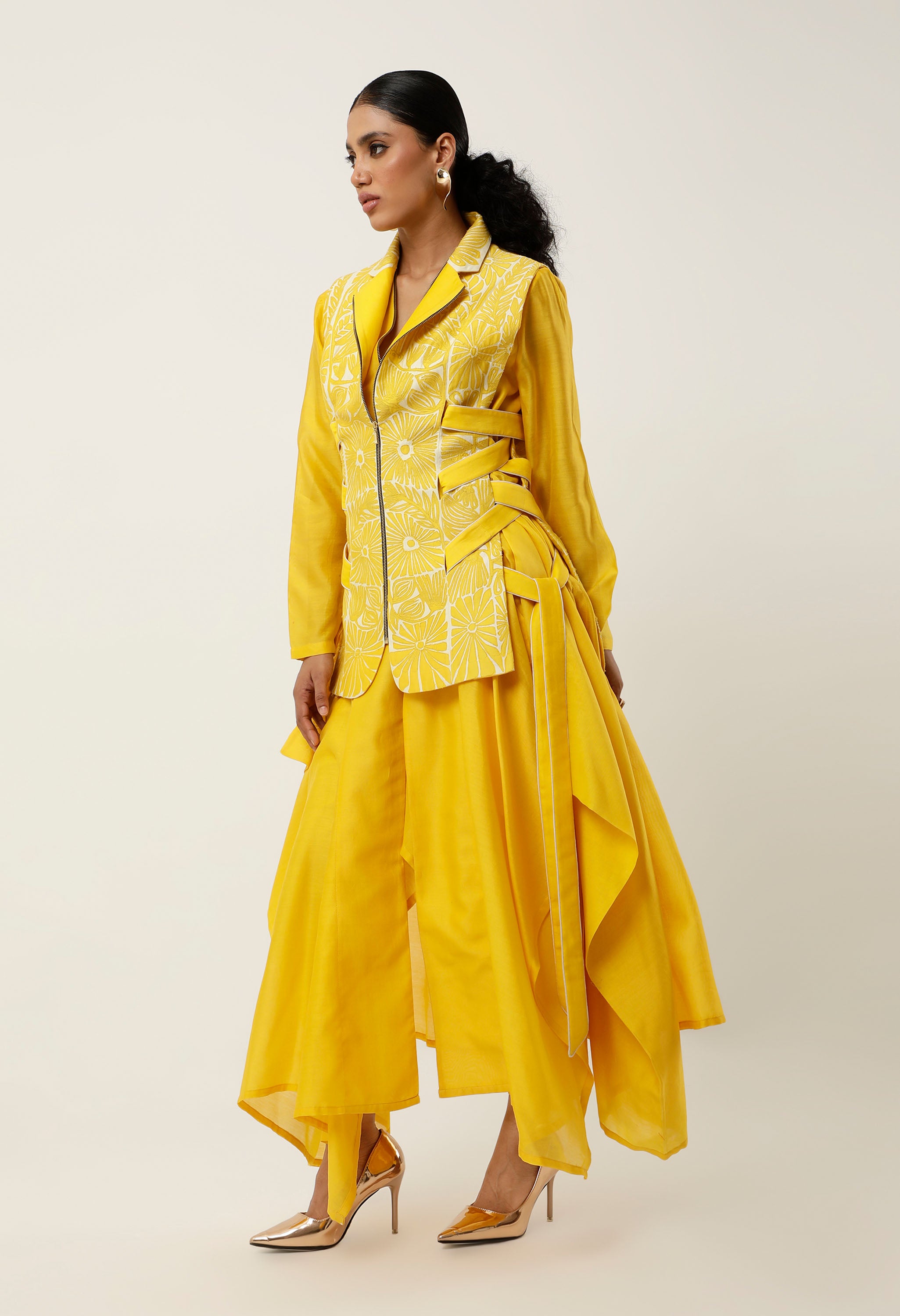 SIDE TIE UP CUTWORK JACKET WITH DRAPED INNER AND PANTS