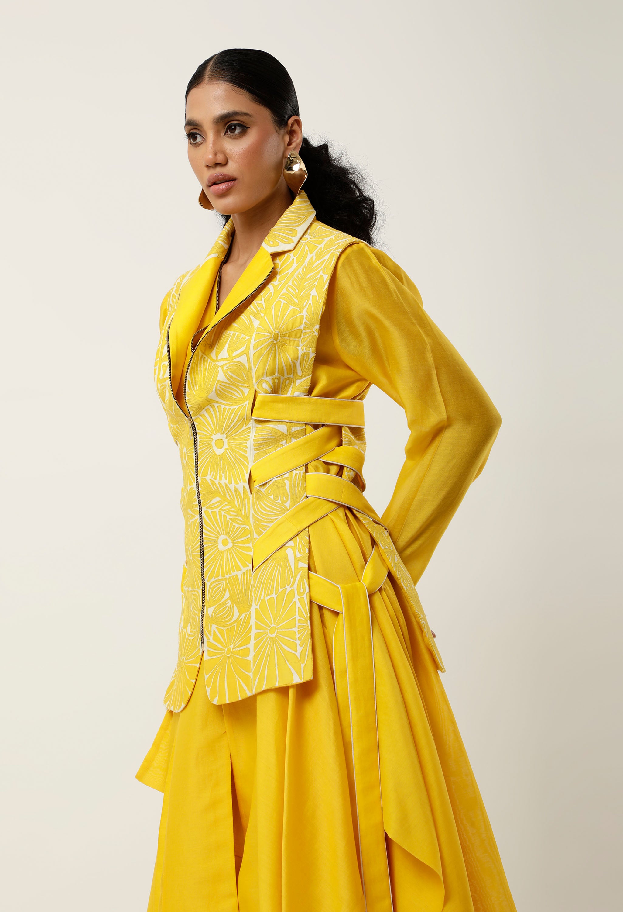 SIDE TIE UP CUTWORK JACKET WITH DRAPED INNER AND PANTS