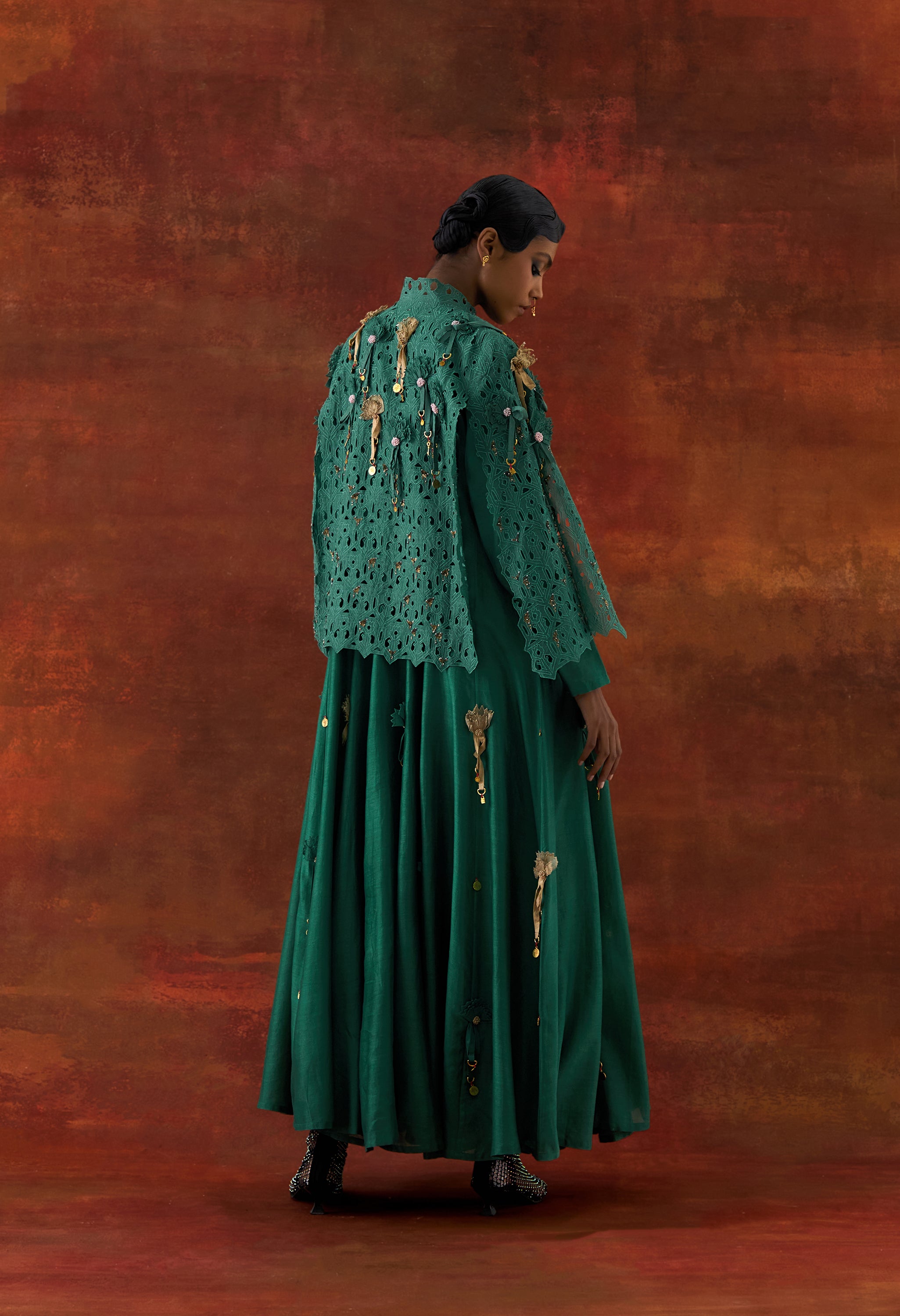 EMBROIDERED CUTWORK CAPE WITH 3D FLOWER KALIDAR