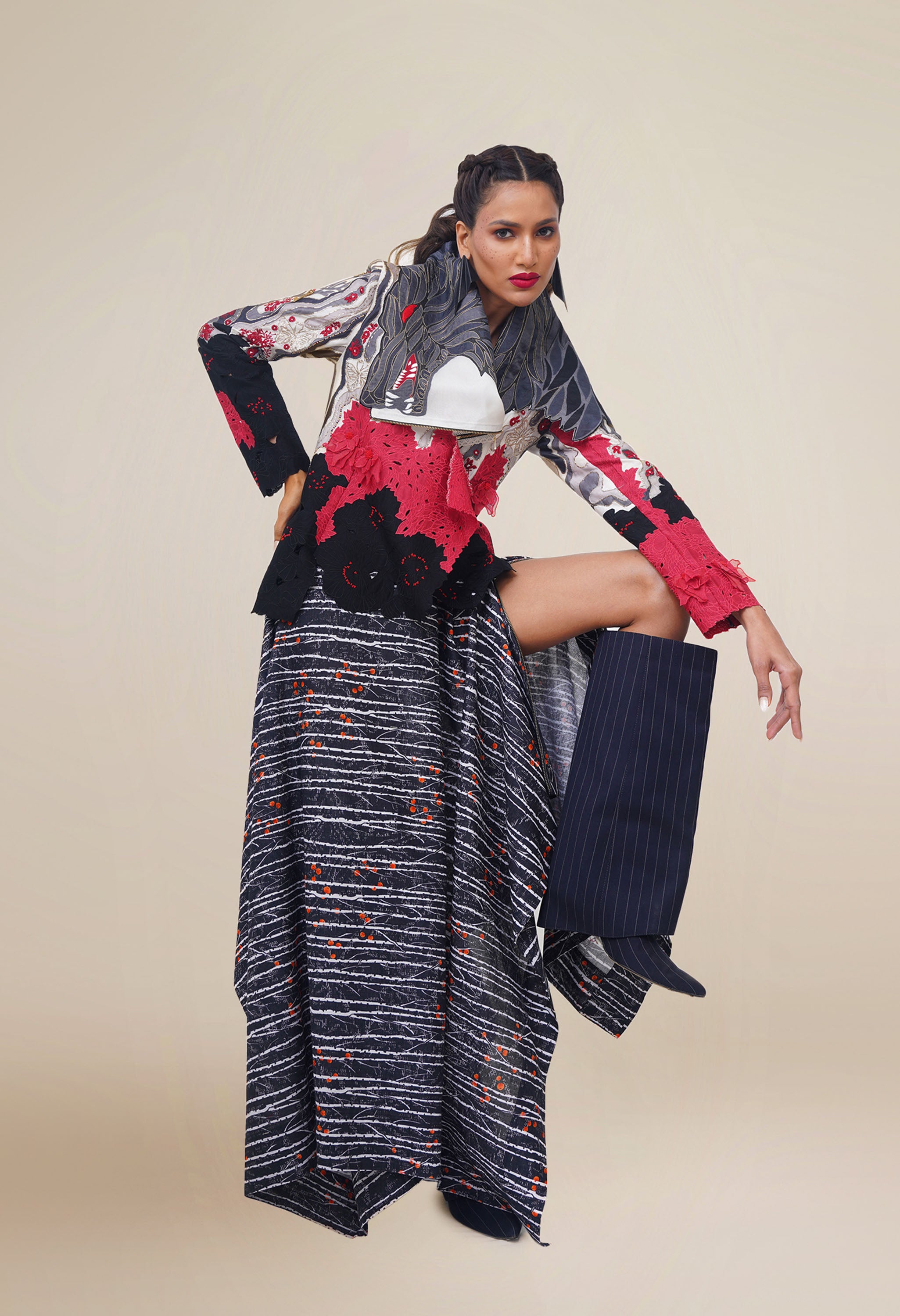 DRAPED COLLAR JACKET WITH EMBROIDERED WOLF COLLAR WITH PRINTED DRAPED SKIRT