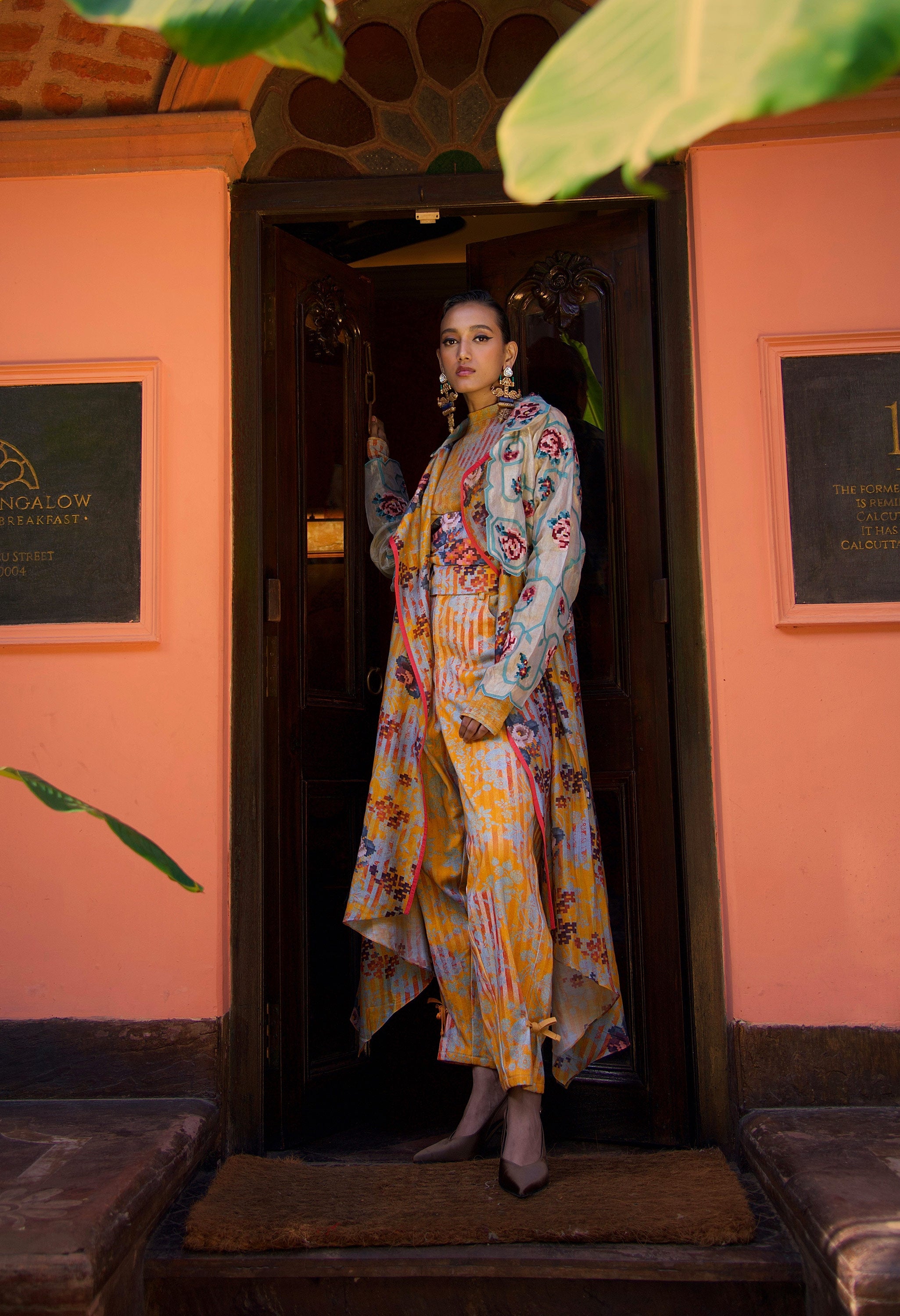 PRINTED LONG TRENCH WITH STRIPED DENIM PANTS AND BODYSUIT