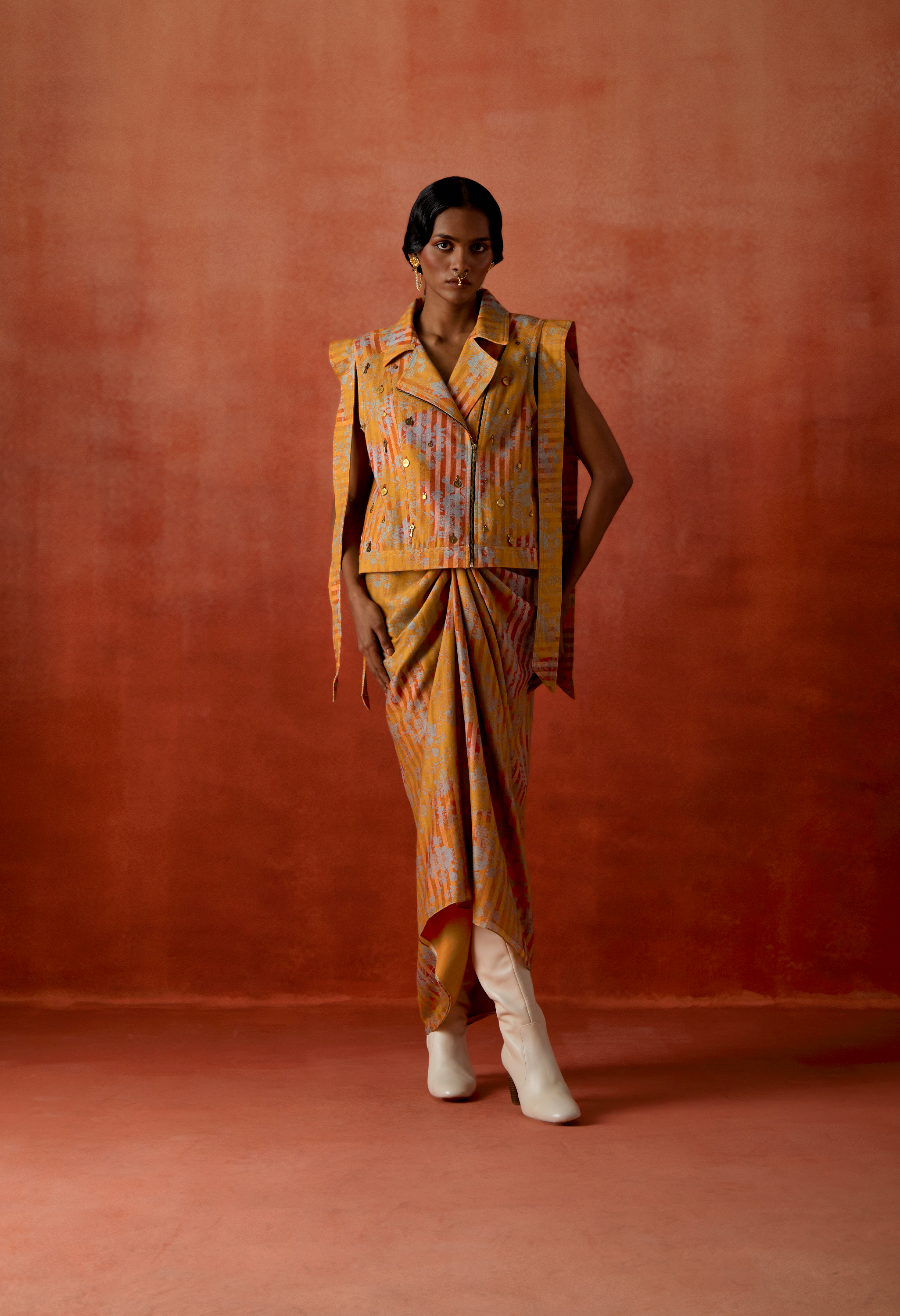 STRIPED SLEEVLESS DENIM JACKET + KNOTTED PULL UP SKIRT