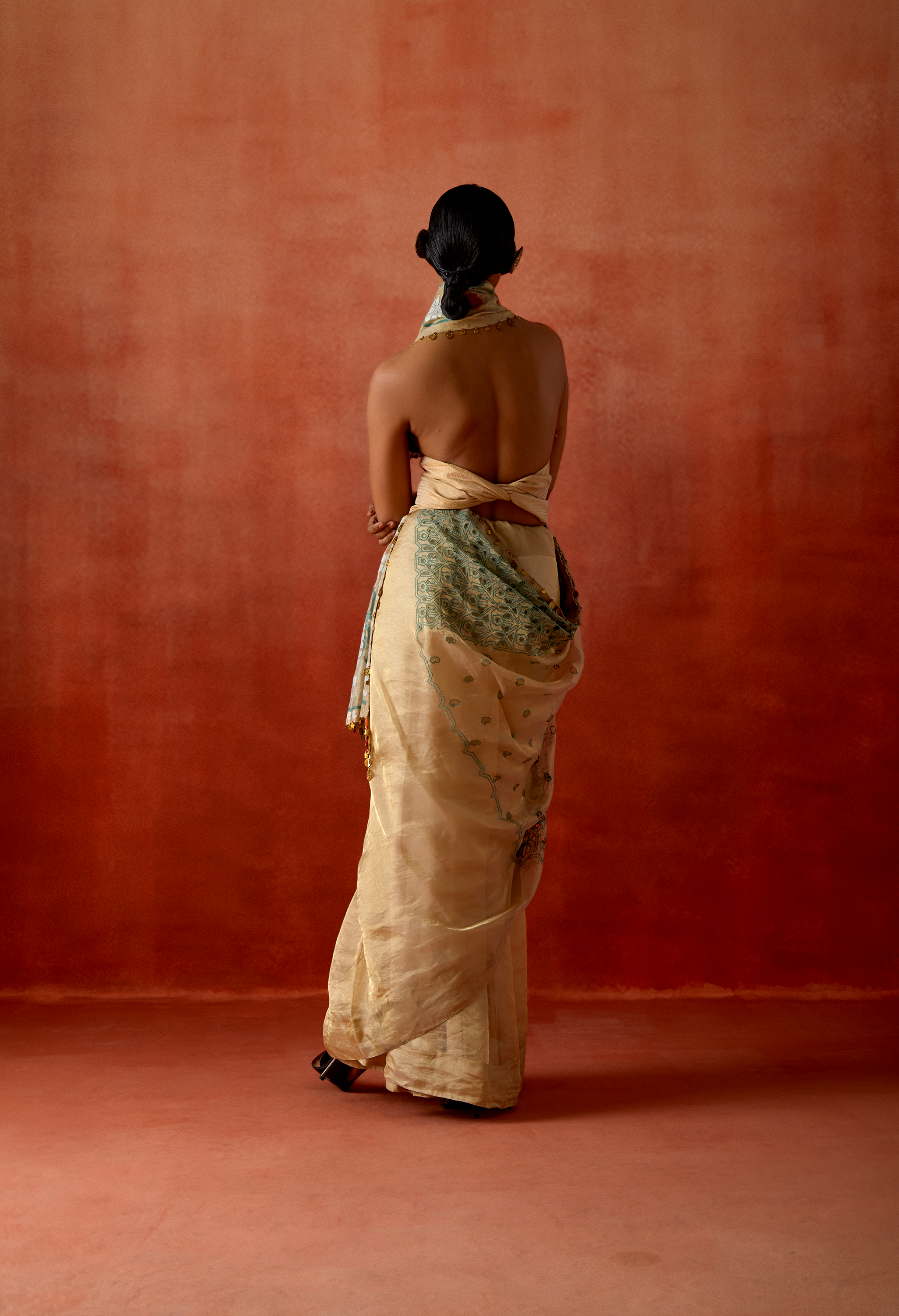 EMBROIDERED GOLD TISSUE SARI WITH GOLD OB BELT