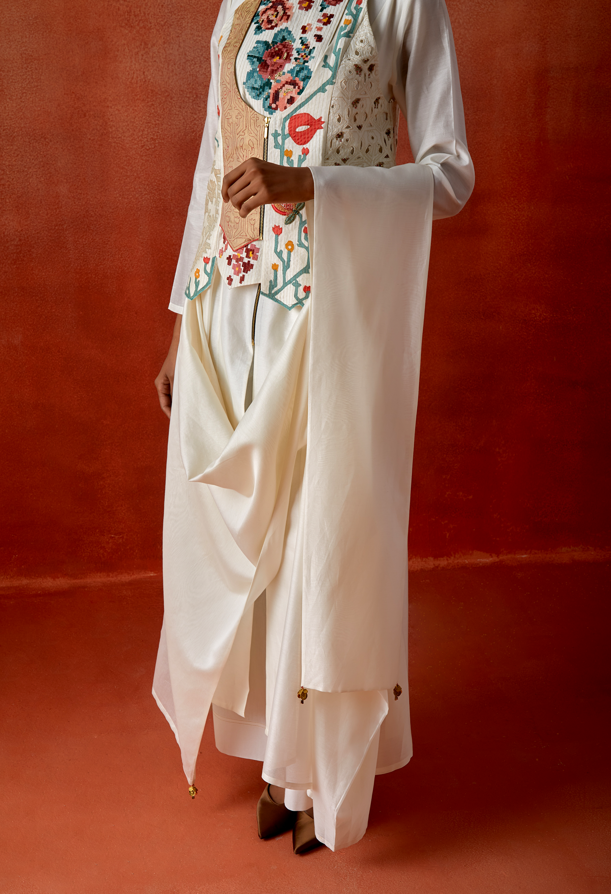 ANGRAKHA STYLE JACKET WITH ZIPPERED KURTA AND PANTS