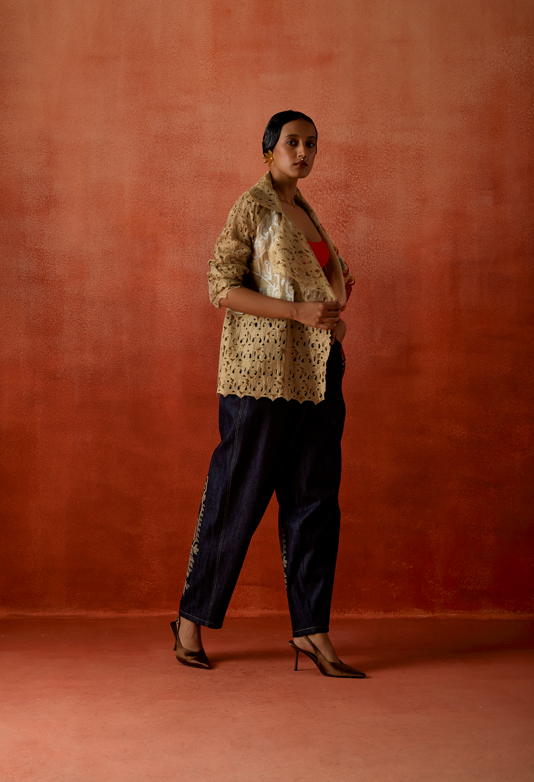 EMB GOLD TISSUE SHORT TRENCH WITH CARROT FIT DENIM PANTS